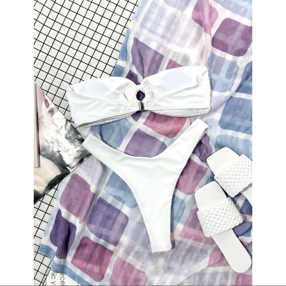 Bikini    - Picture 2 of 7